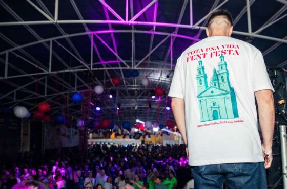 Riba-roja de Túria dedica una calle a la asociación Fadrins en reconocimiento a su trayectoria social y festiva