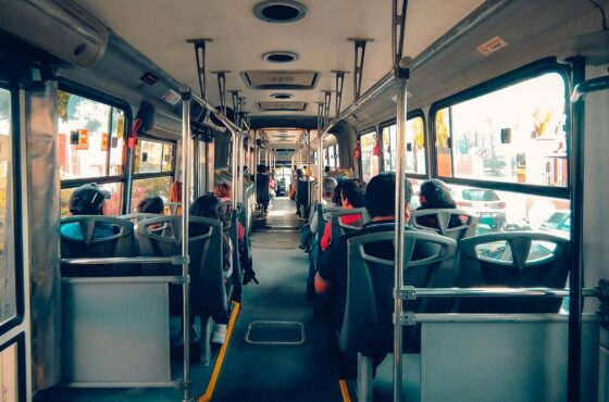 L’Eliana estrena nuevas líneas de bus y conexiones nocturnas con Valencia, universidades y hospitales