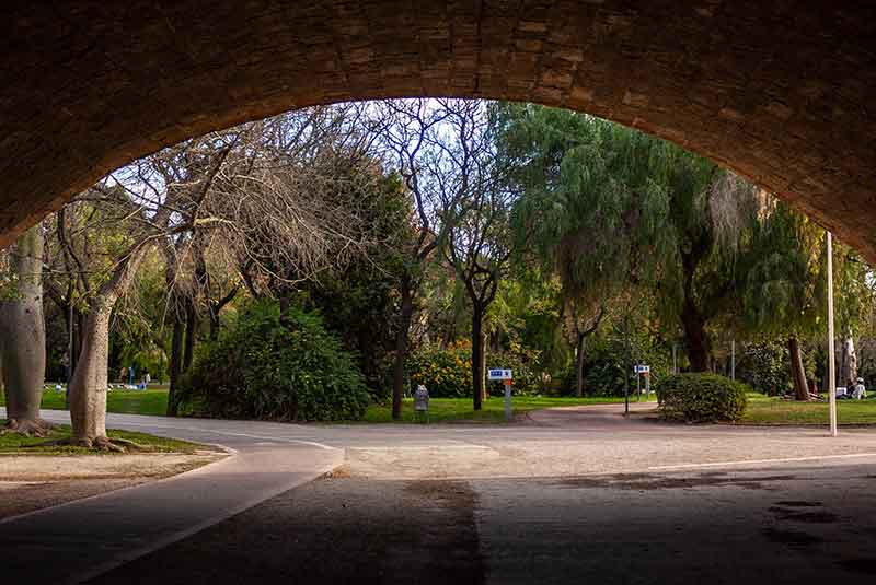 puente-turia-policia-jardines-valencia-acampadas